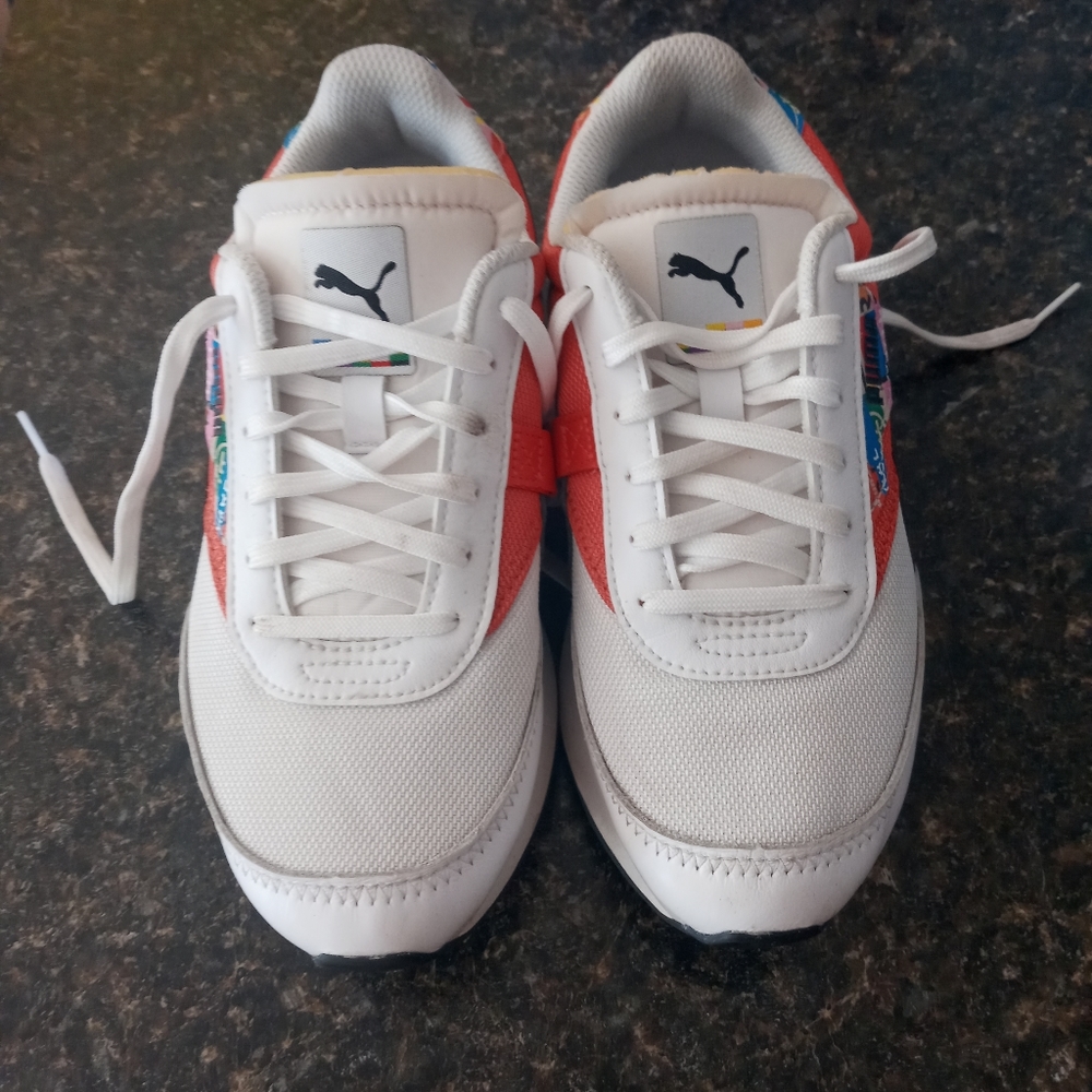 PUMA Size 4C Youth Tennis Shoes